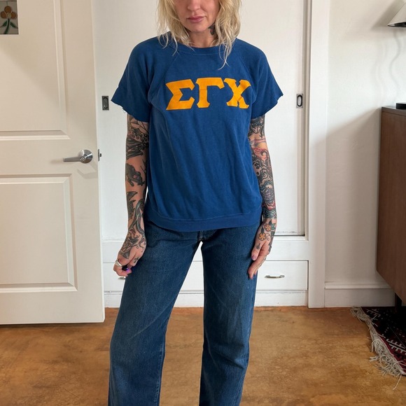 Vintage 1970s Sigma Gamma Chi Fraternity blue cut off sweatshirt - Picture 4 of 4